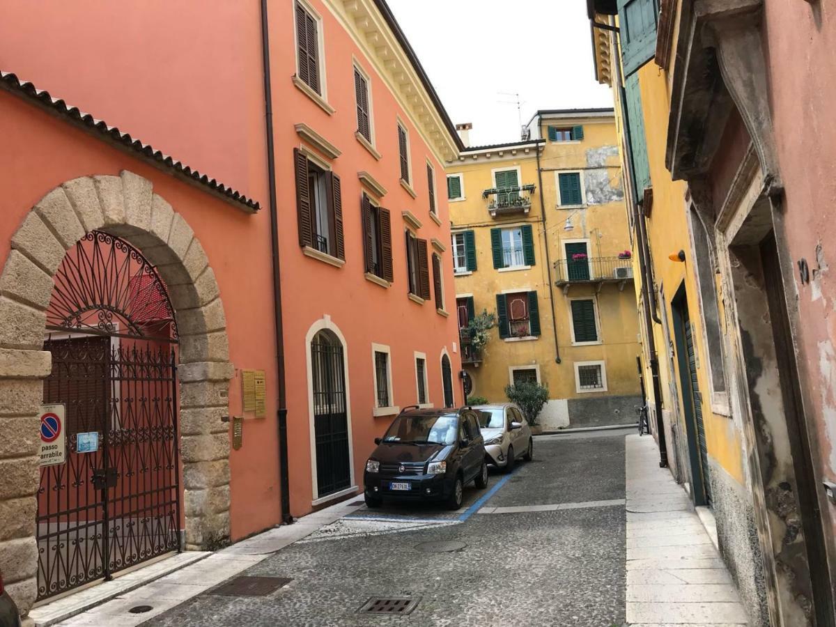 Verona'S Central Apartment Behind The Arena Extérieur photo